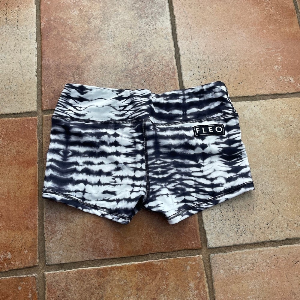 FLEO TIE DYE BOOTY SHORTS - Picture 2 of 4